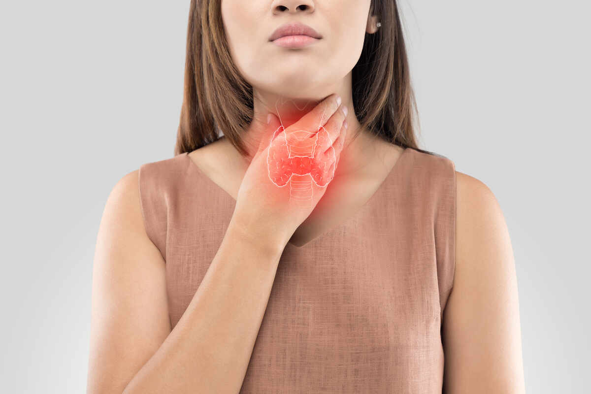 हाइपोथायरायडिज्म का कारण, लक्षण, उपचार और बचाव (Hypothyroidism in Hindi)